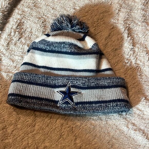 New era, Dallas Cowboys beanie - Picture 2 of 4